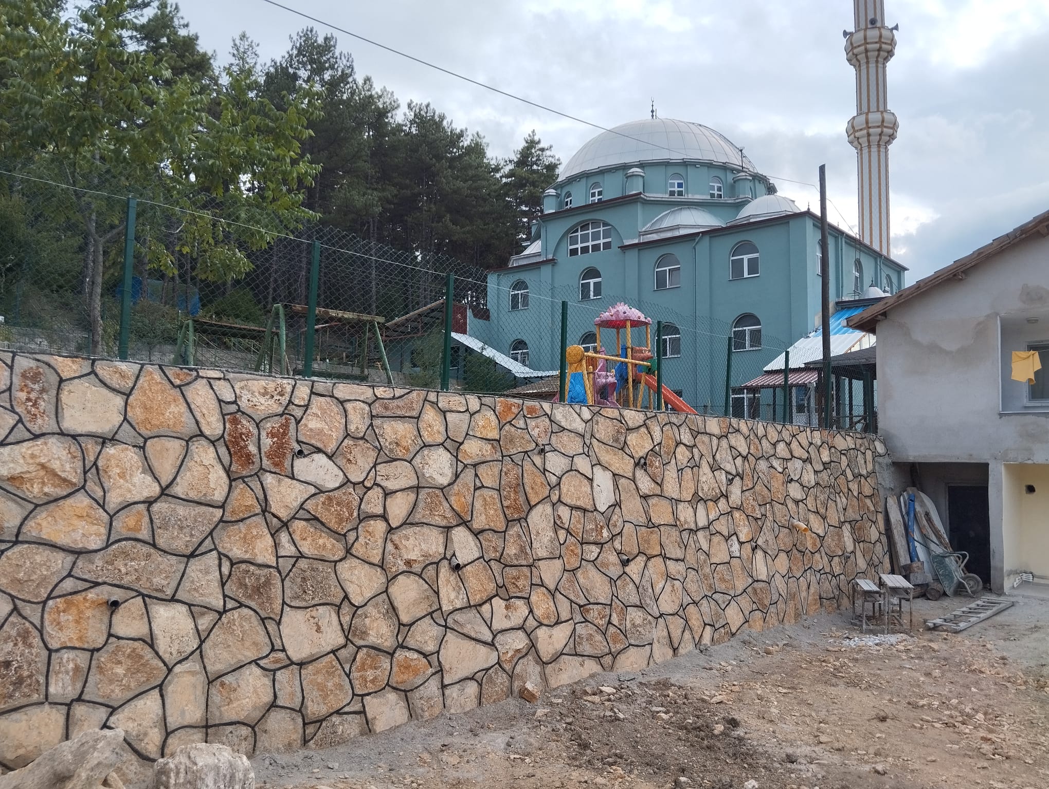 Beldemiz Atatürk Mah Kuran Kursu ve Park Önü Taş Duvar Yapımı