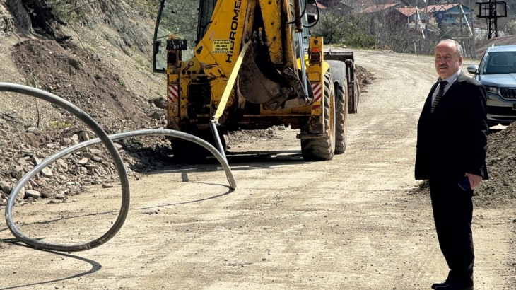  KARAKAYA YOLU ÜZERİNDEN GİDEN YAKLAŞIK 1500 METRE HATTIMIZI YENİLEDİK