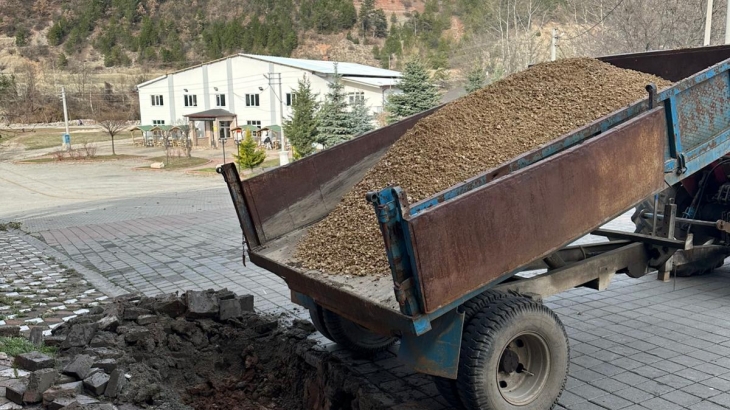 Beldemizde Bozulan Parkelerimizin Bakım ve Onarımı